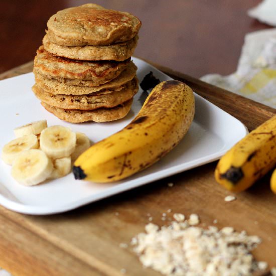 Banana Oat Pancakes