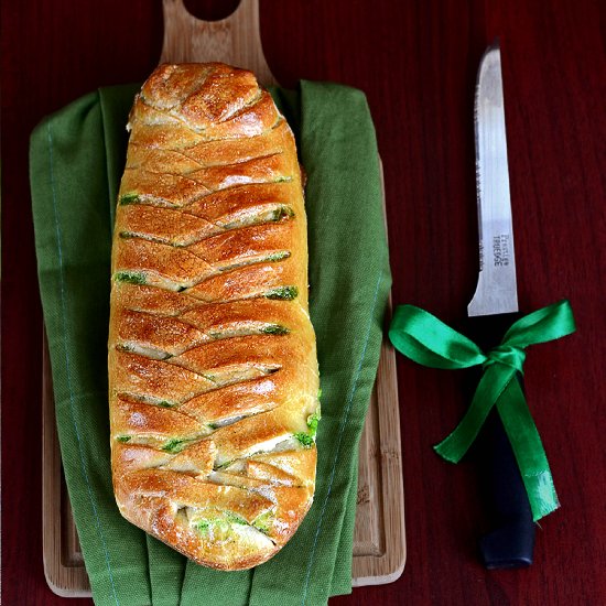 Braided Bread with broccoli Pesto