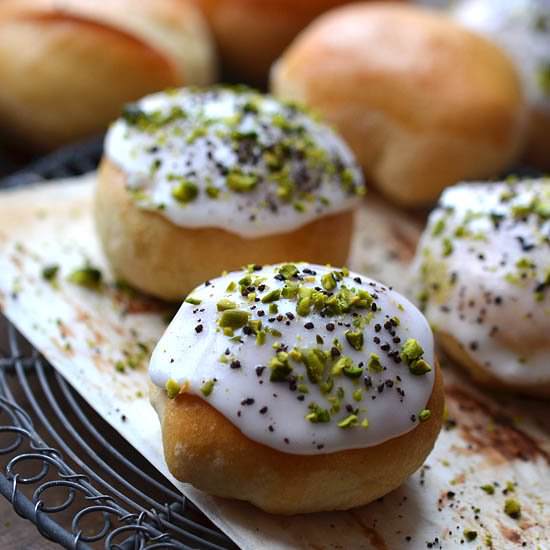 Buns with Cream and Licorice