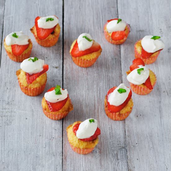 Cupcakes Filled with Strawberry Jam