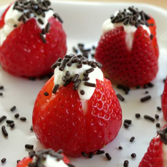 Cheesecake Stuffed Strawberries