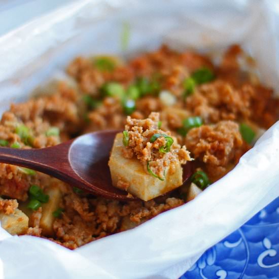 Steamed Taro and Spicy Meat