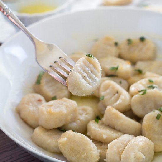 Gnocchi in Butter and Basil Sauce