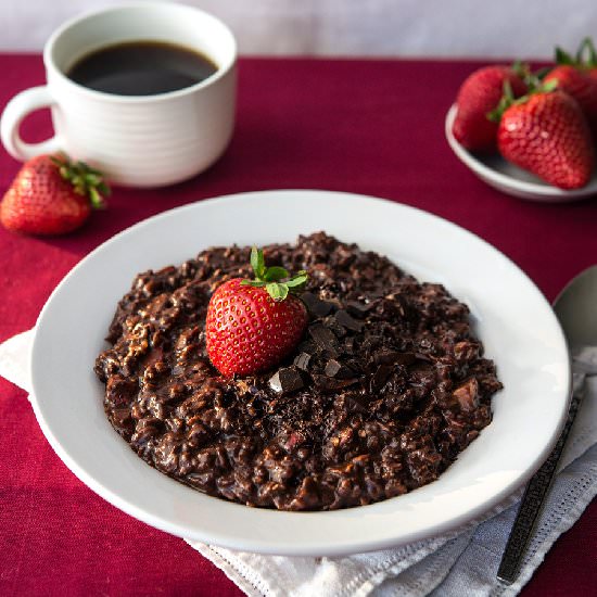 Chocolate-Covered Strawberry Oats