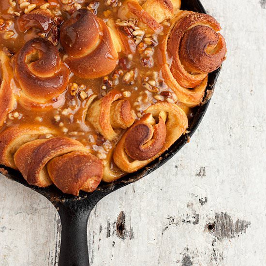 Rose-shaped Sweet Rolls