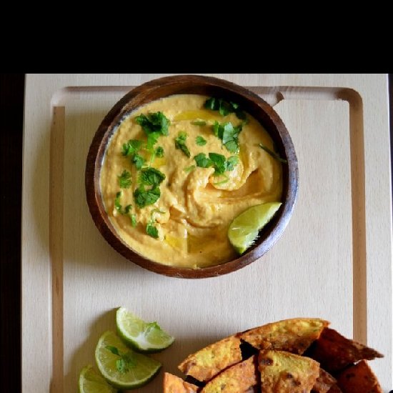 Paratha Chips & Sriracha Hummus