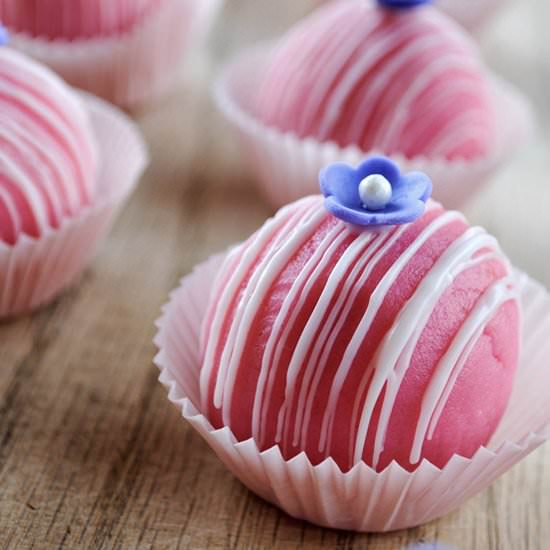 Raspberry Pink Velvet Cake Truffles