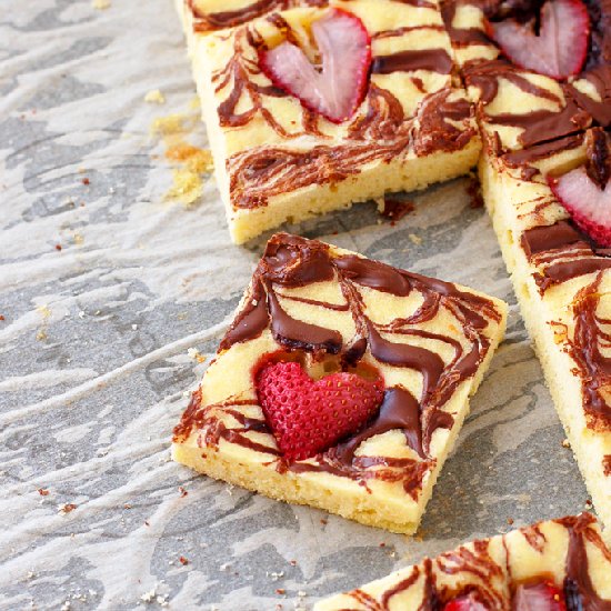 Strawberry Nutella Shortbread Cake