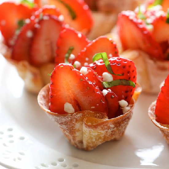 Strawberry Wonton Cups