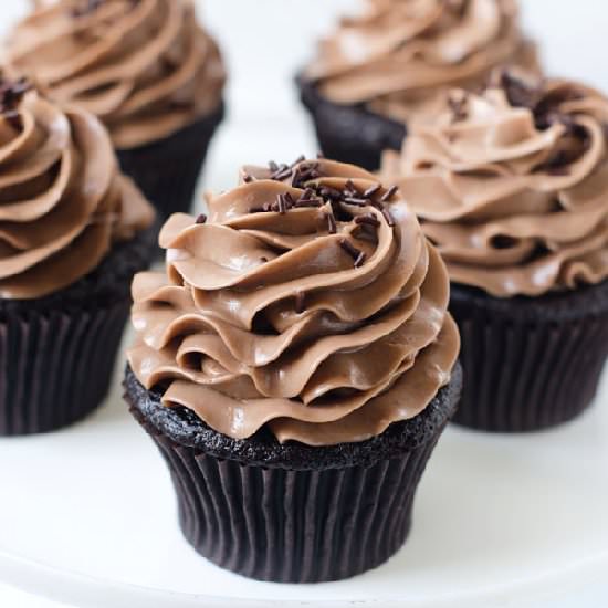 Nutella Bomb Cupcakes