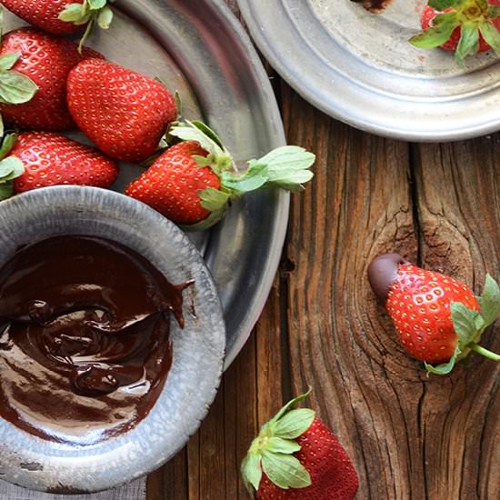 2-Ingredient Dark Chocolate Fondue