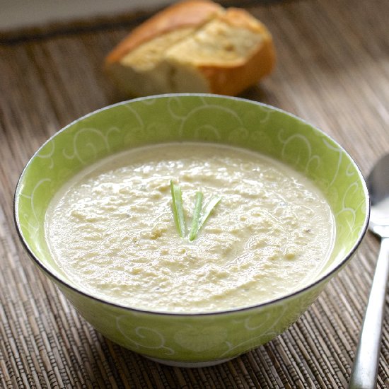 Roasted Cauliflower Garlic Soup