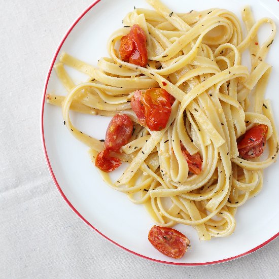 Fettuccine with Garlic Cream Sauce