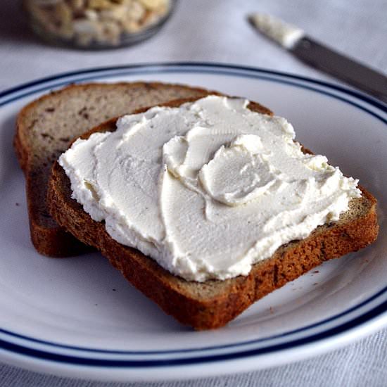 Garlic and Herb Vegan Cream Cheese