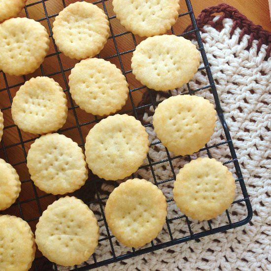 Homemade Ritz Crackers