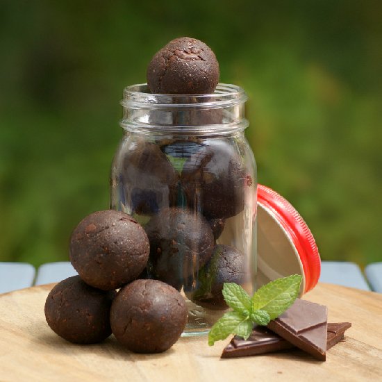 Raw Mint Chocolate Bites