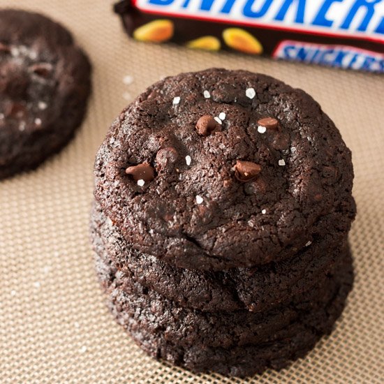 Snickers Stuffed Chocolate Cookies