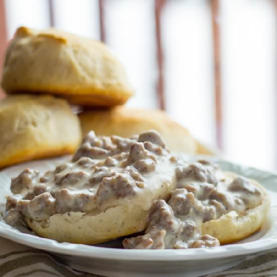 Easy Biscuits and Gravy