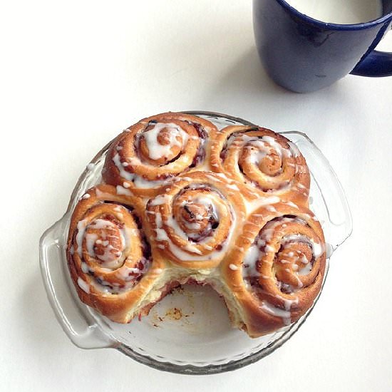 Strawberry Cream Cheese Rolls