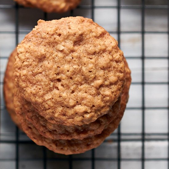 Crispy Oatmeal Cookies