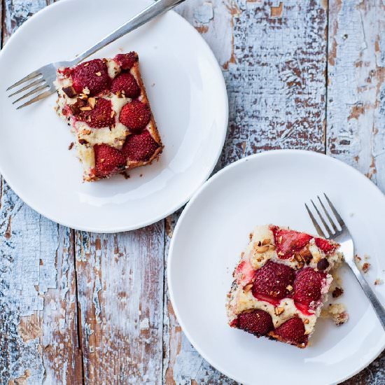 Roasted Almonds & Strawberry Bars