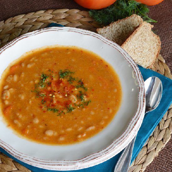 Slow Cooker White Bean Soup