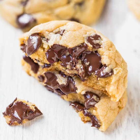 Best Soft & Chewy Choc Chip Cookies