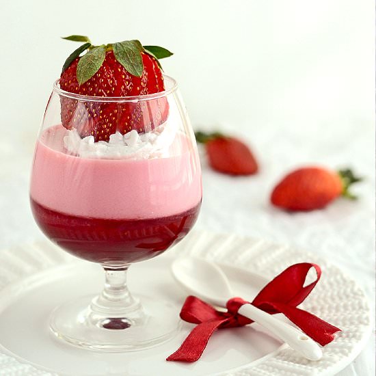 Skinny Vegan Strawberry Mousse