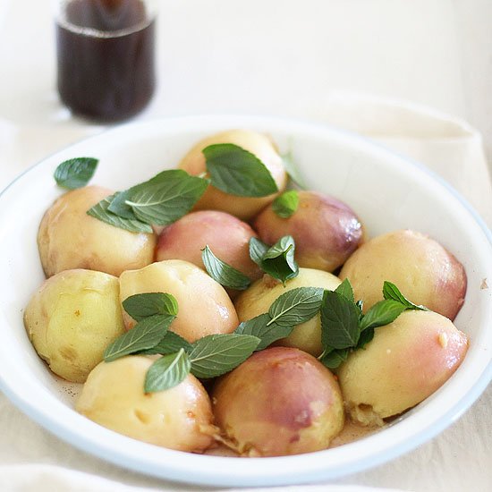 Nigella’s Mint Julep Peaches