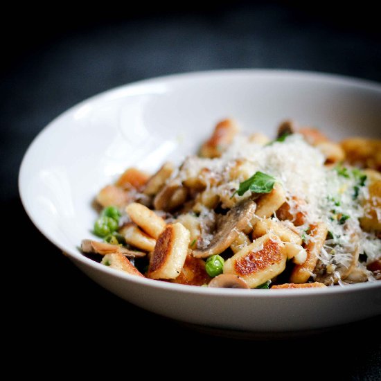 Ramen Gnocchi with Mushrooms & Peas