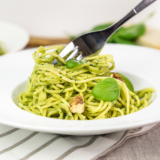 Walnuts Pesto Spaghetti