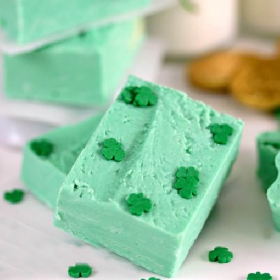 4 Ingredient Shamrock Shake Fudge