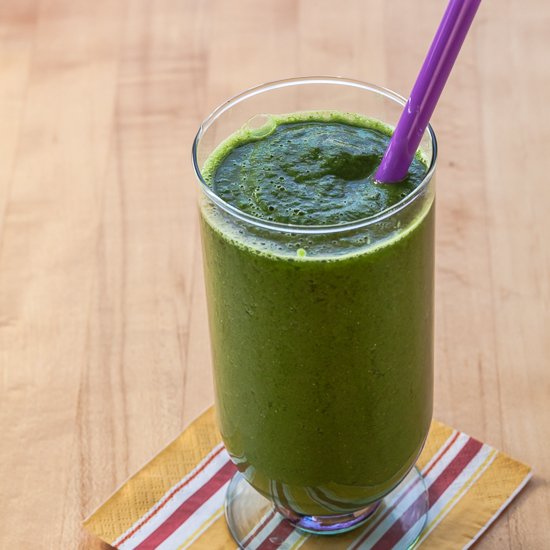 Kale, Spinach, and Pear Smoothie