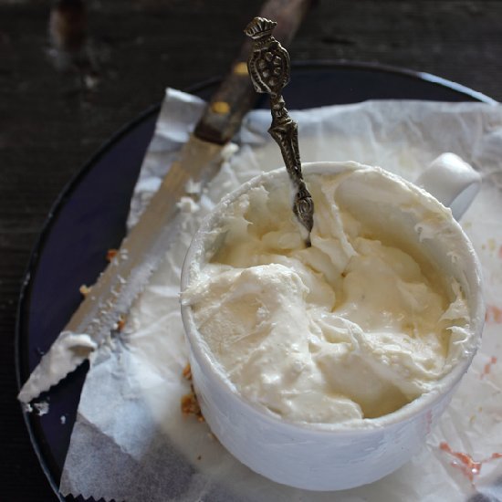 Homemade clotted cream