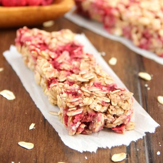 Chewy Raspberry Apple Granola Bars