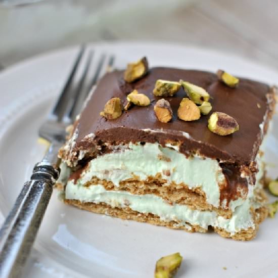 Pistachio Eclair Cake