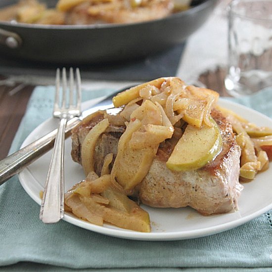 Apple Cinnamon Skillet Pork Chops