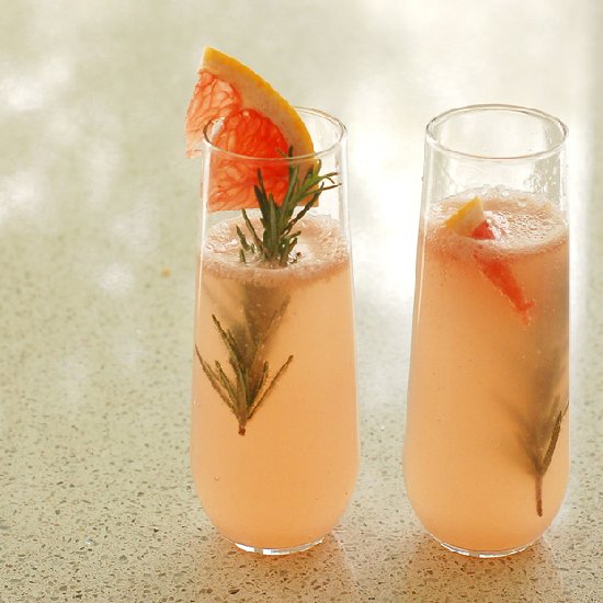 Slender Rosemary Grapefruit Fizz