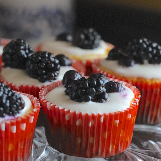 Lemon Berry Cheese Cake Muffins