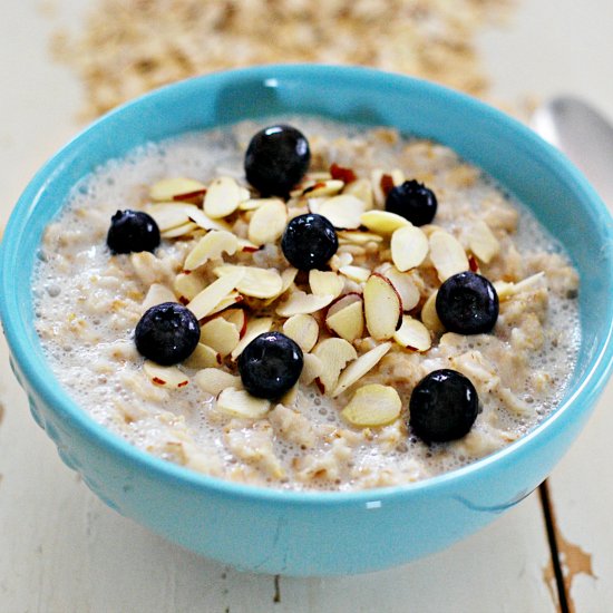 Blueberry Almond Oatmeal