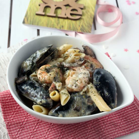 Mussels & Prawn Penne in Wine