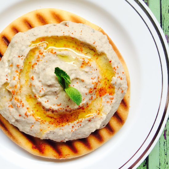 Black Eyed Peas Mint Hummus