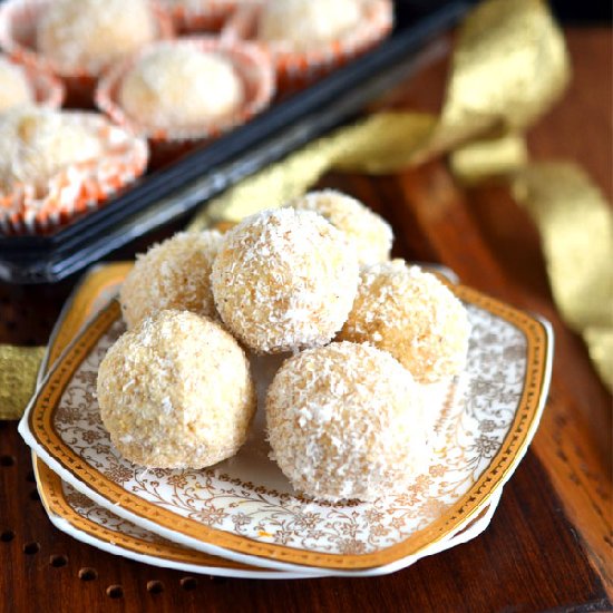 Rava (Sooji) Ladoo