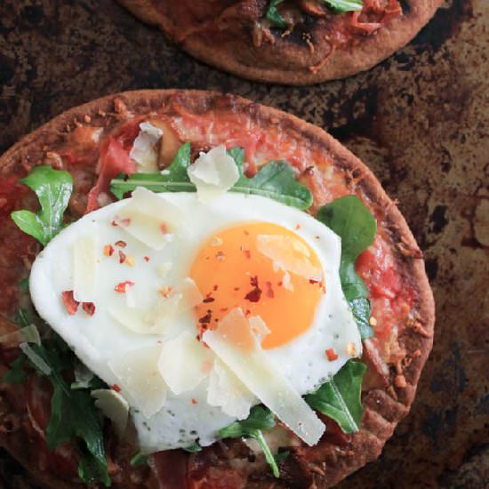 Pita Pizza with Prosciutto and Egg