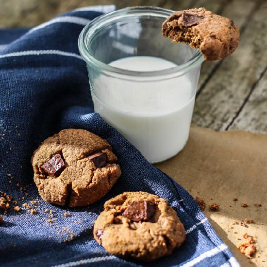 Toasted Rye Chocolate Chip Cookies