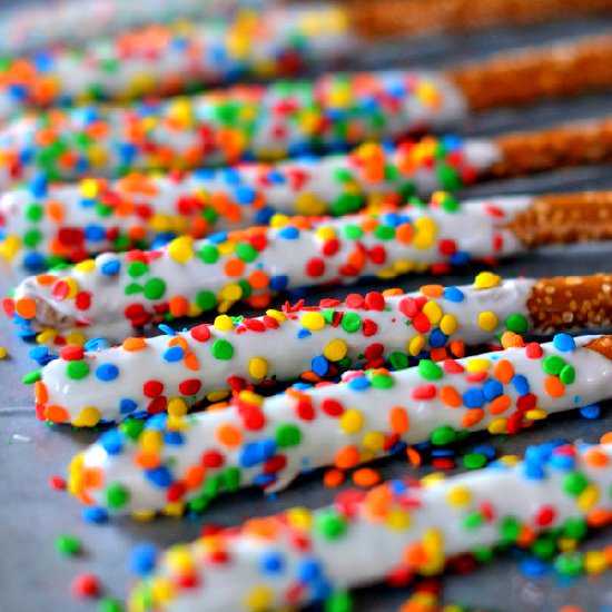 Easy Rainbow Pretzel Wands