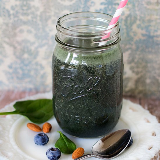 Spinach and Blueberry Protein Shake