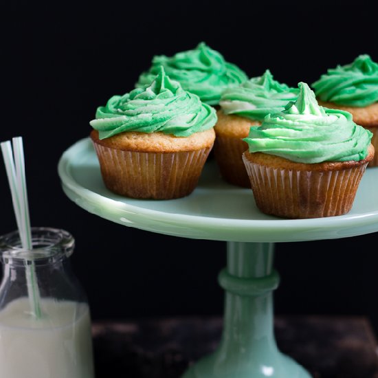 Irish Vanilla Cupcakes with Baileys