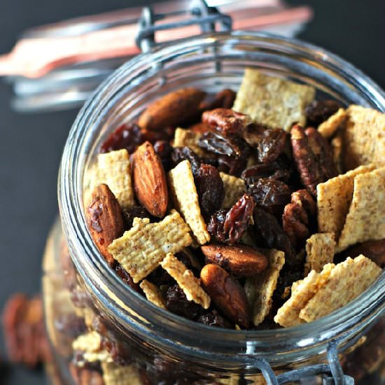 Cinnamon Bun Snack Mix ~Vegan/Gf~