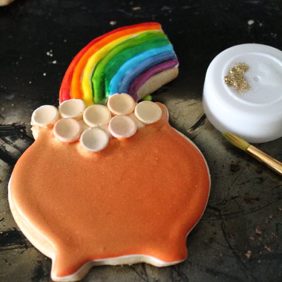 Pot o’ gold with Rainbow Cookie